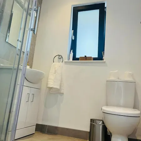 شقة Sea And Self Contained
